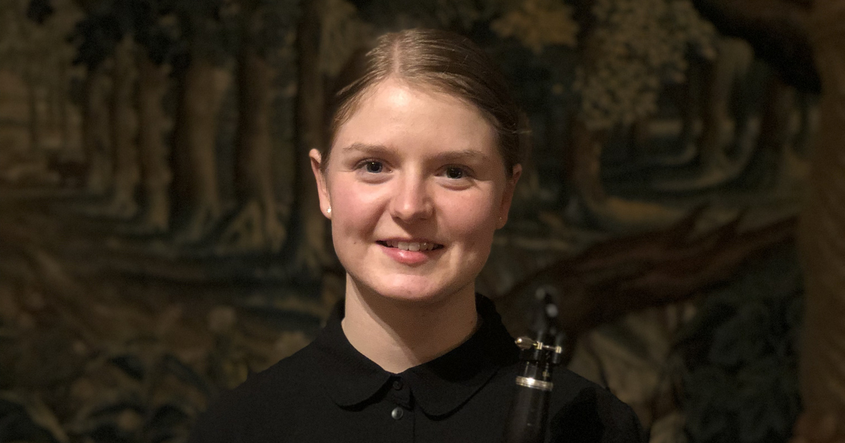 Wilma med klarinett.